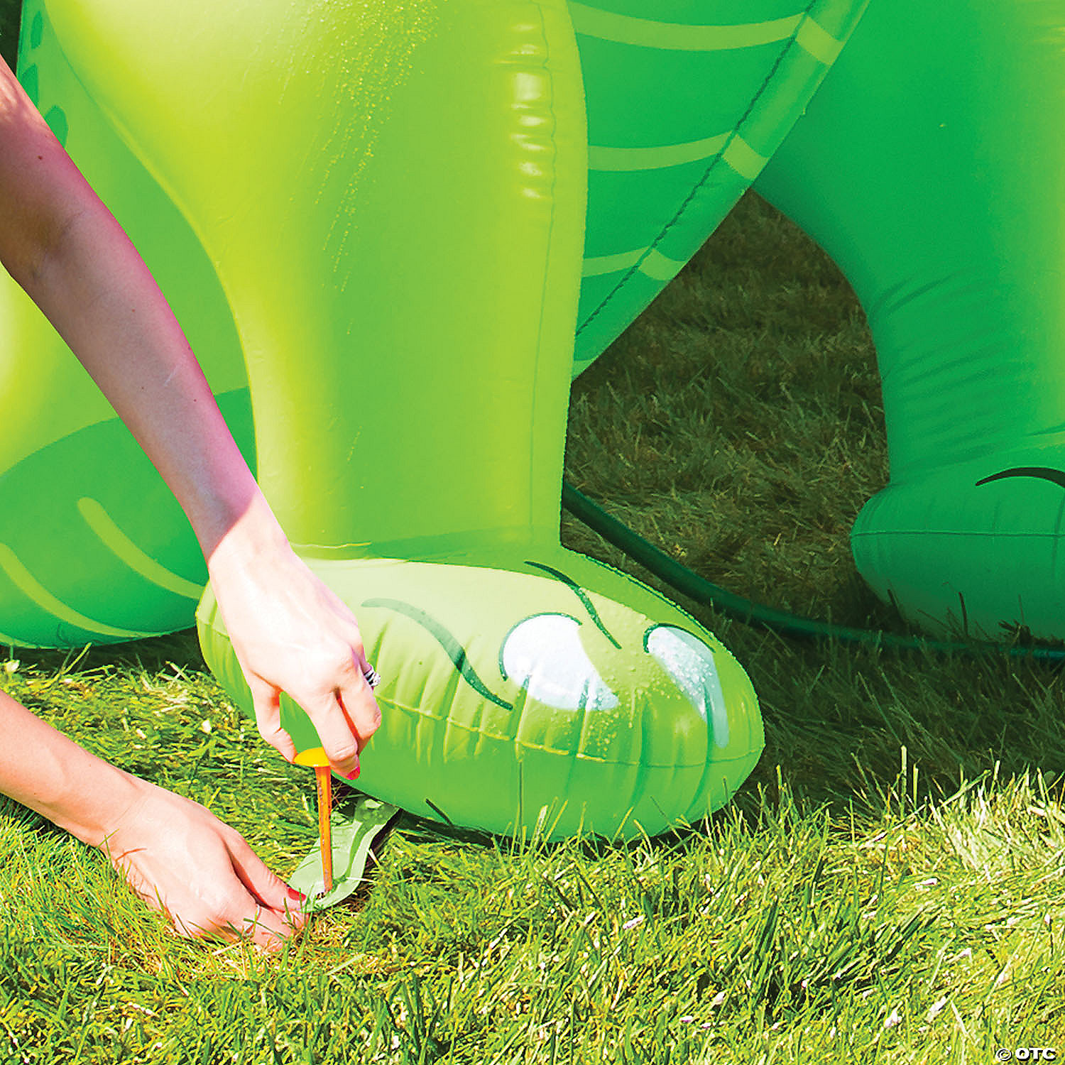 BigMouth - Dinosaur Yard Sprinkler MW BigMouth - Dinosaur Yard Sprinkler -MindWare SHOP bigmouth dinosaur yard sprinkler14098154 a04